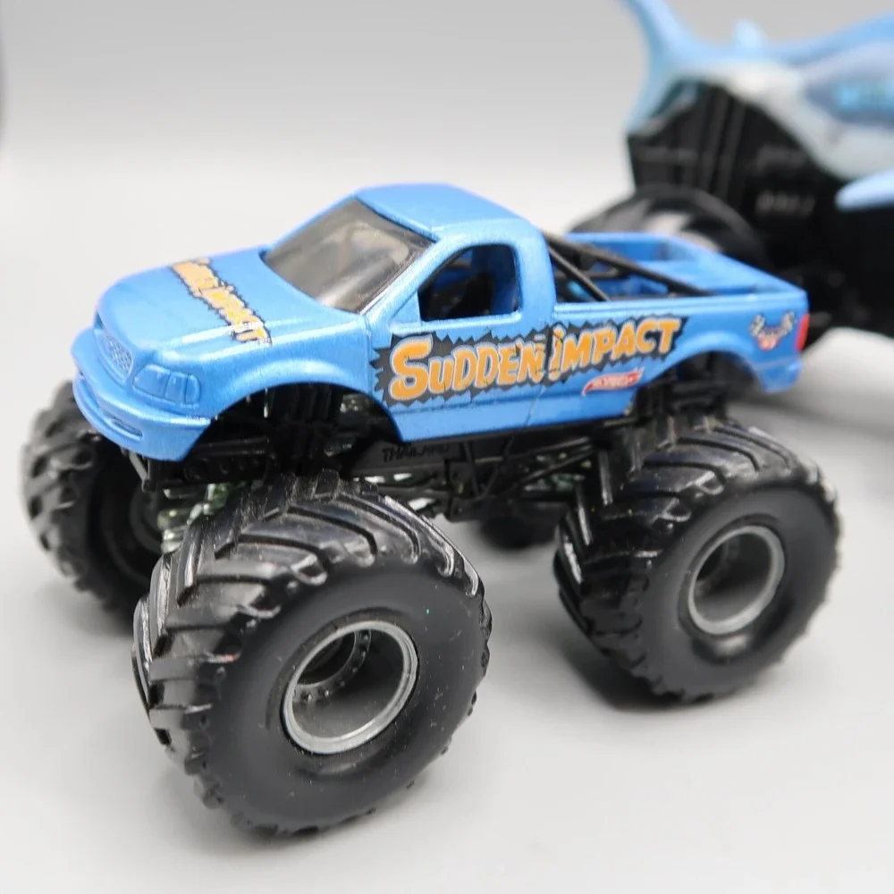 Monster Jam Trucks 1:64 Lot Of 3 Megalodon Chillin Villain Sudden Impact